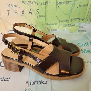 Adoable Brown Patent Leather   Sandals With Chunky Heels Size 37 Or 6.5/7 Shoes